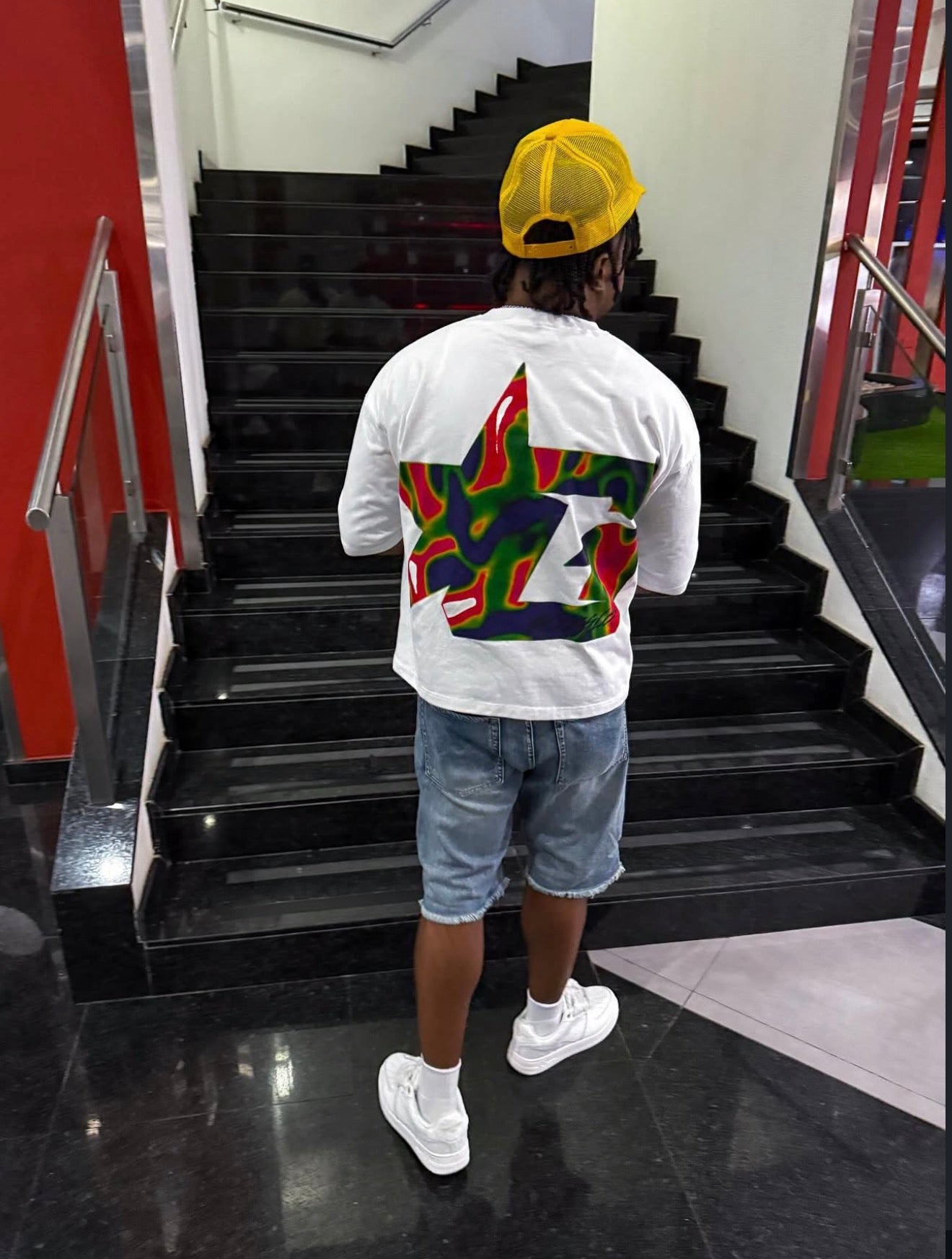 (2) GLISGLO DIFFERENT LOGO WHITE OVERSIZED CROPPED TEE