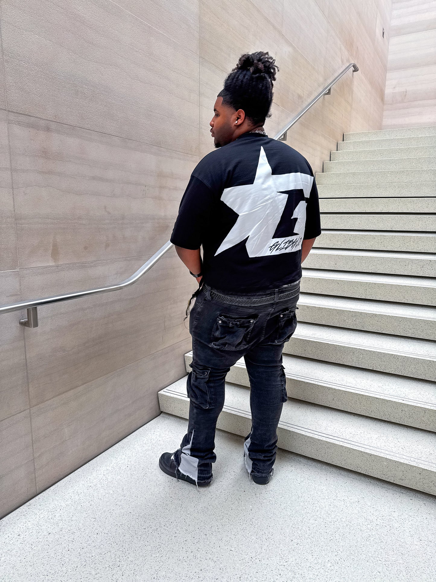 (3) GLISGLO DIFFERENT LOGO BLACK OVERSIZED CROPPED TEE